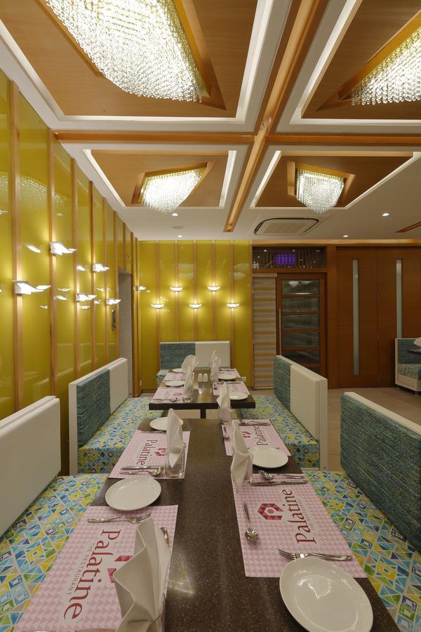 Hotel Pragati The Grand Ахмедабад Екстер'єр фото